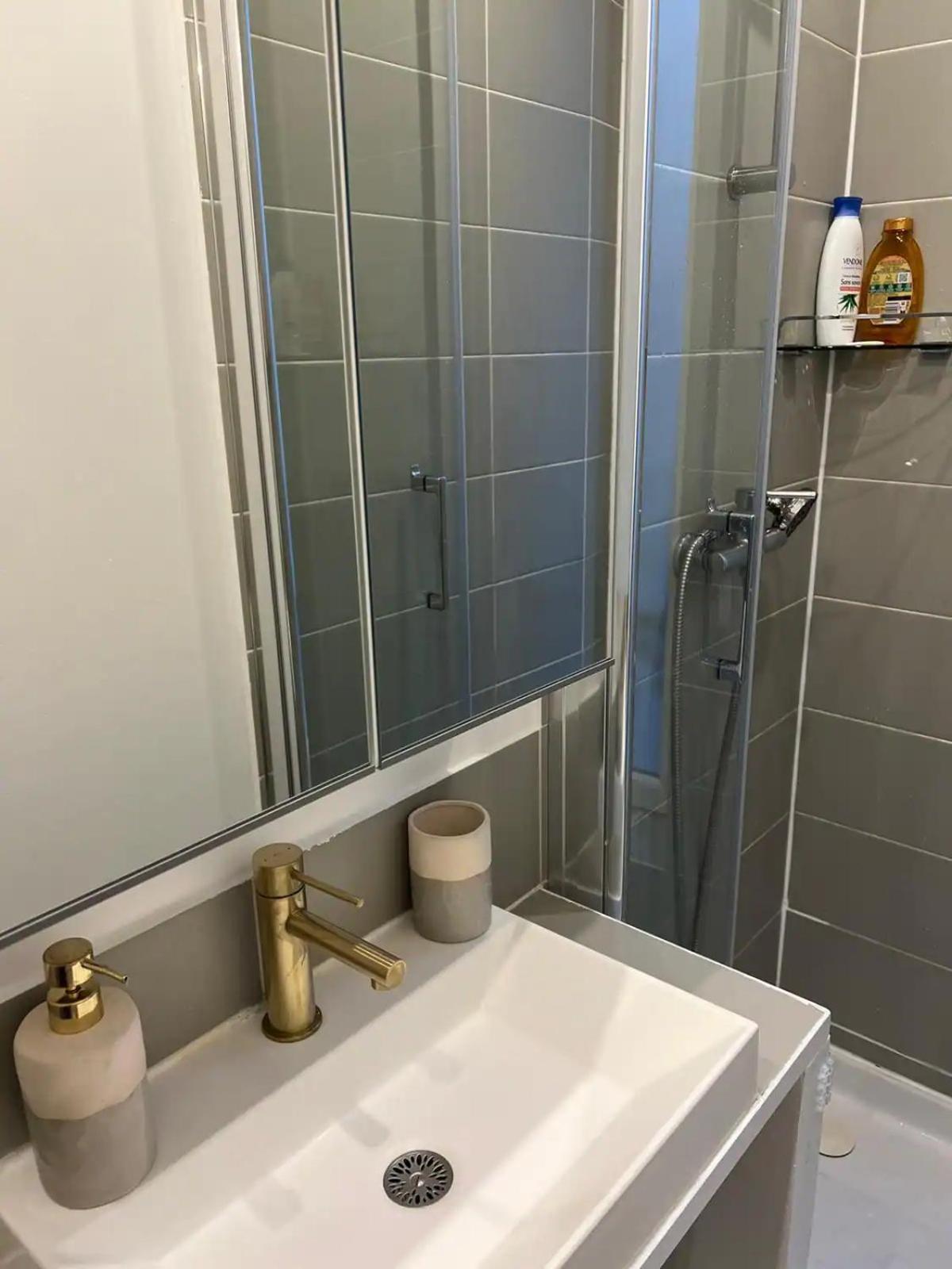Very Cosy Flat Center Of Montmartre * Parijs