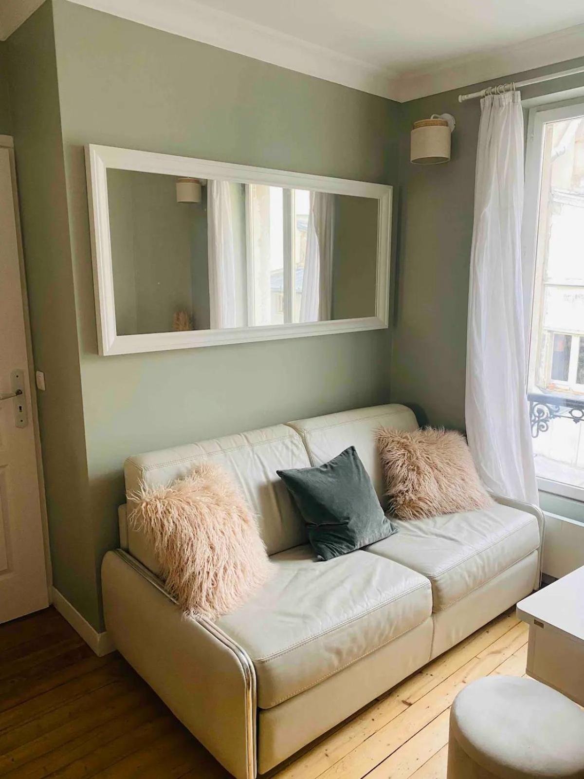 Very Cosy Flat Center Of Montmartre Appartement Parijs